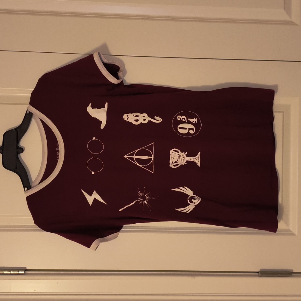 Harry Potter symbol burgundy tshirt, size XL